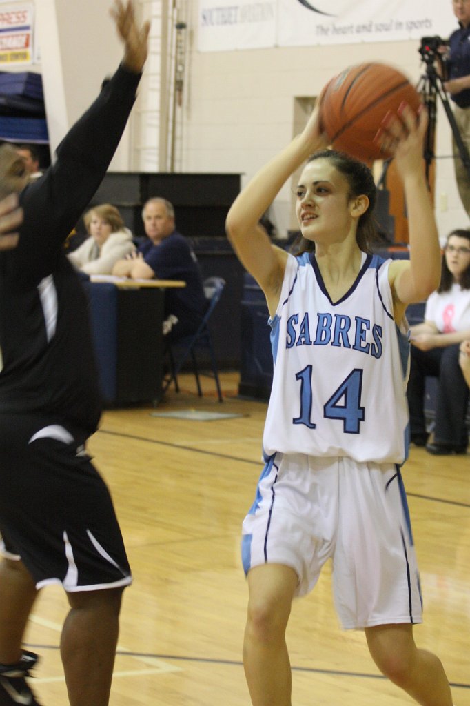 013-DH201100204-BHS.JPG