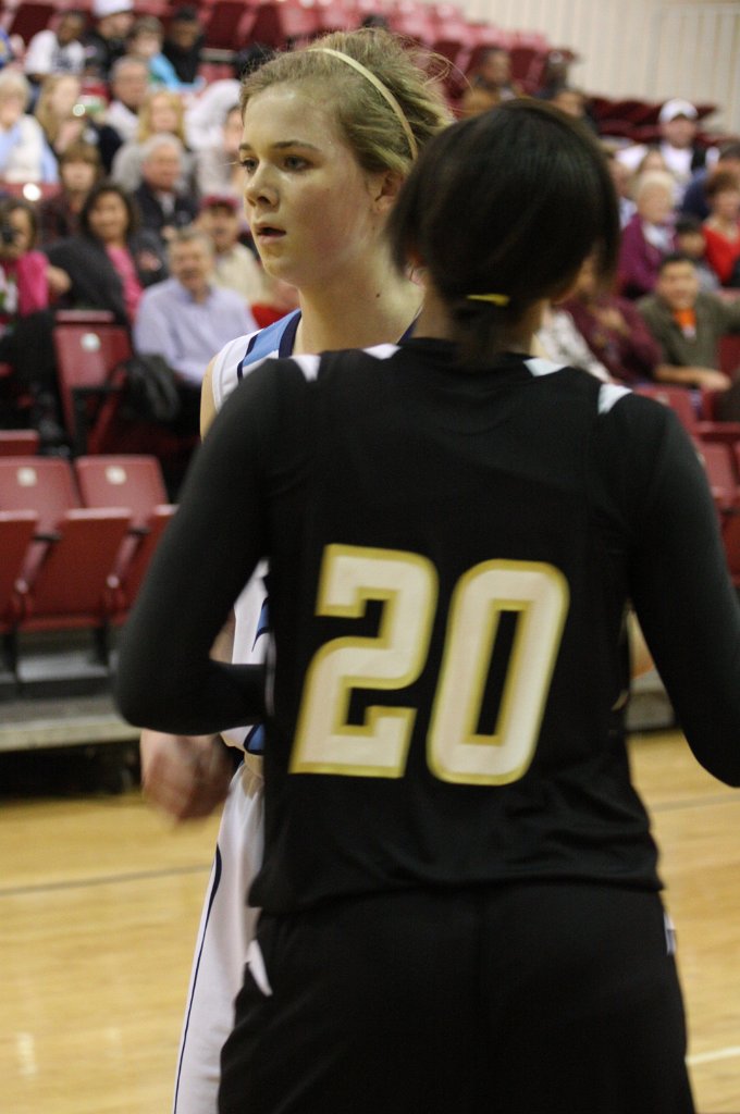 020-DH201100204-BHS.JPG