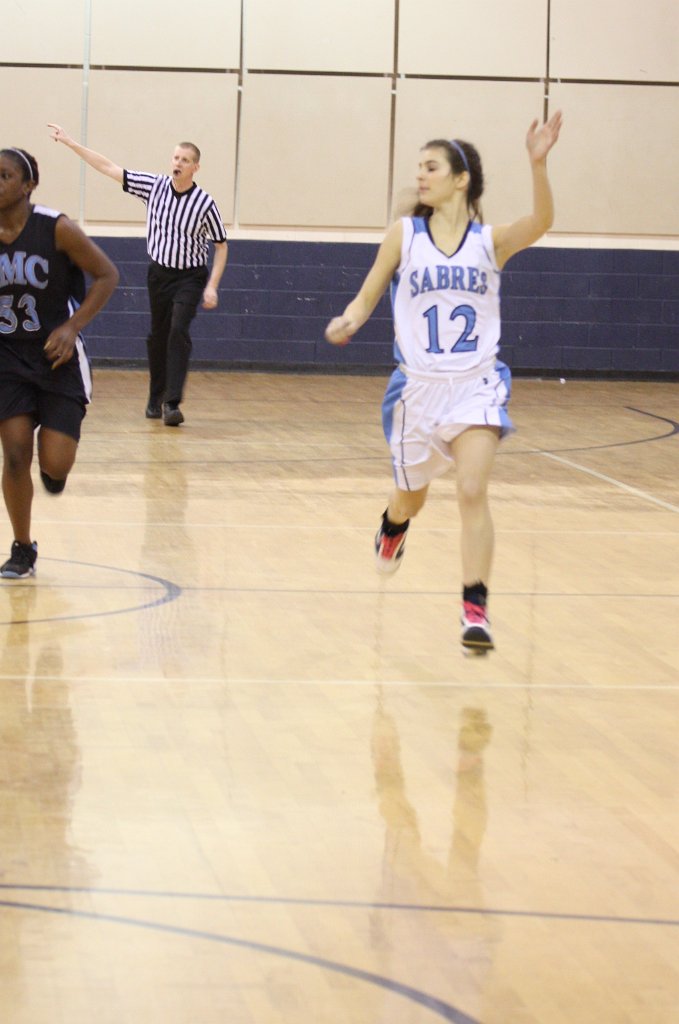 090-DH20110209-GMC.JPG
