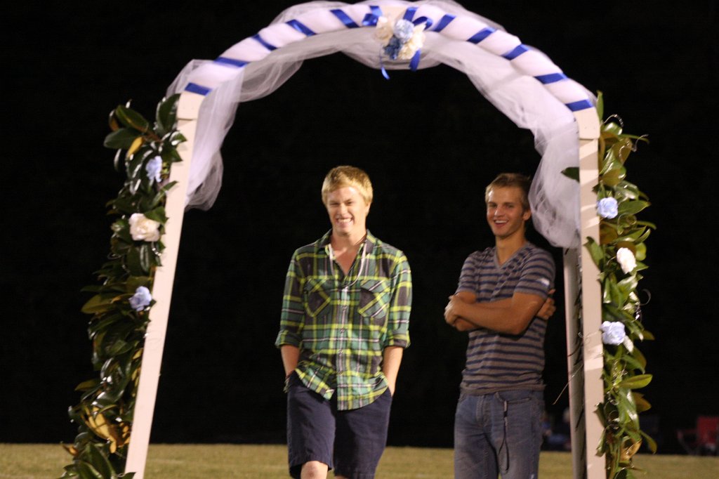 302-DH20101008-Homecoming.JPG