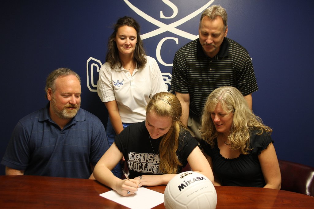 007-DH20110420-Signing.JPG