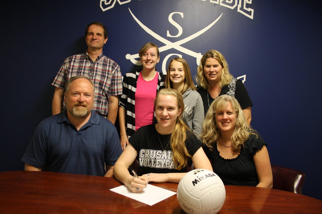 012-DH20110420-Signing.JPG