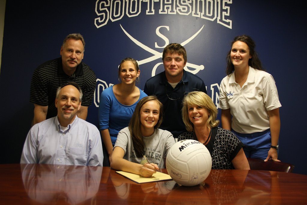 018-DH20110420-Signing.JPG