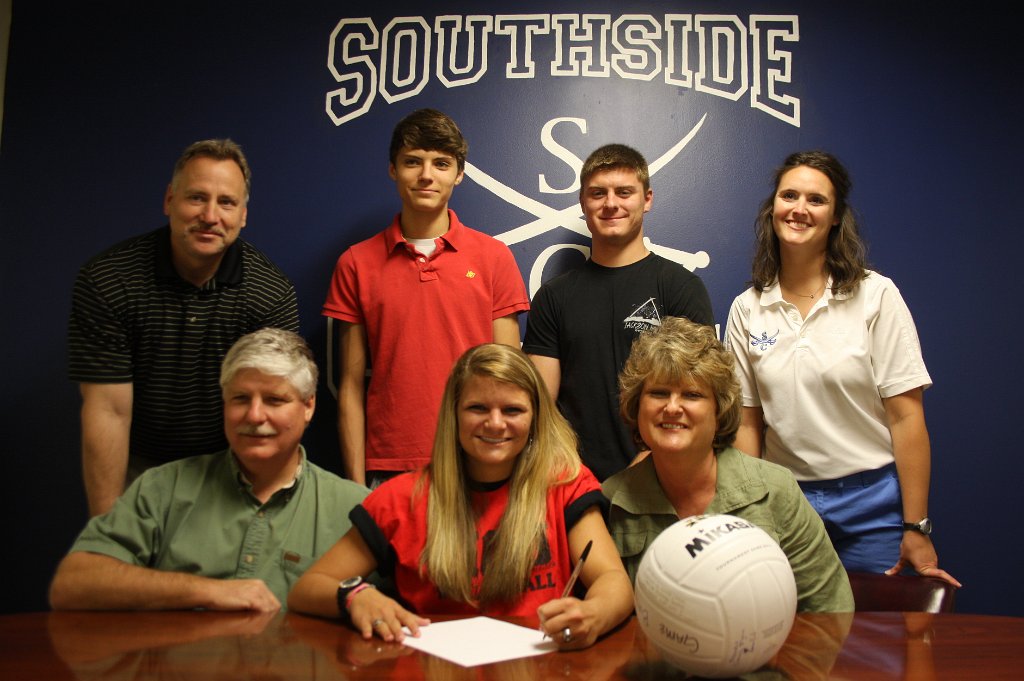 034-DH20110420-Signing.JPG