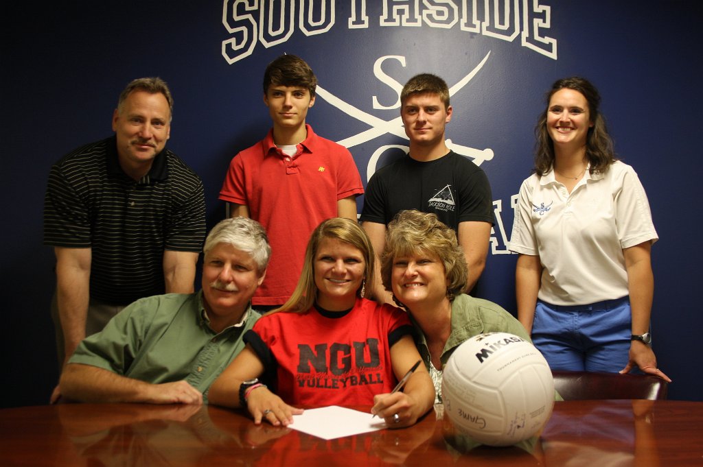 042-DH20110420-Signing.JPG