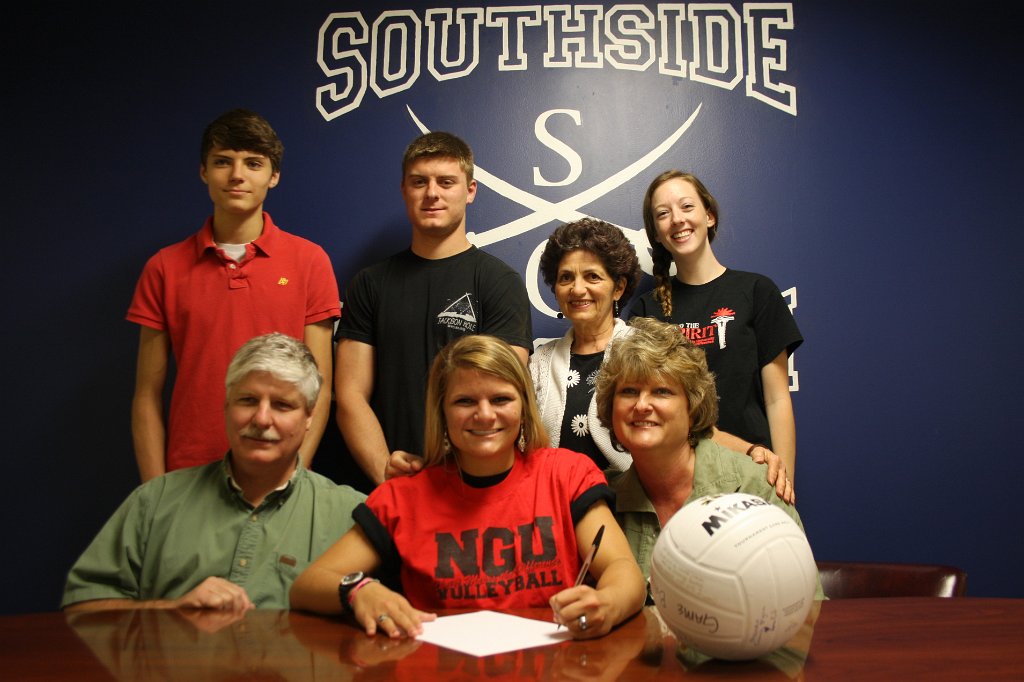 046-DH20110420-Signing.JPG