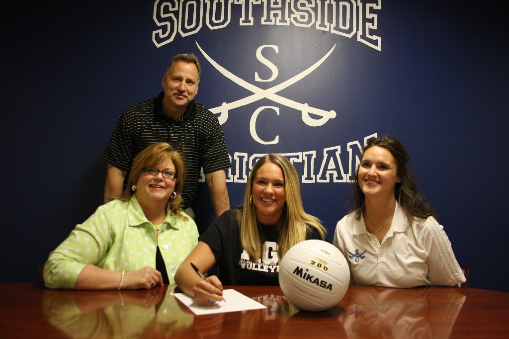 055-DH20110420-Signing.JPG
