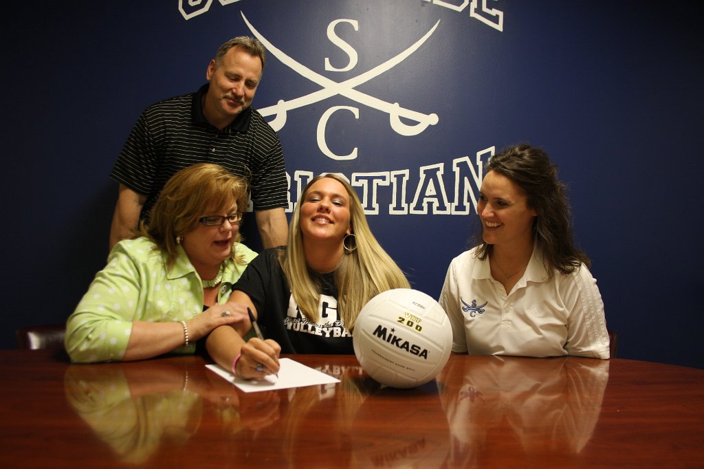 064-DH20110420-Signing.JPG