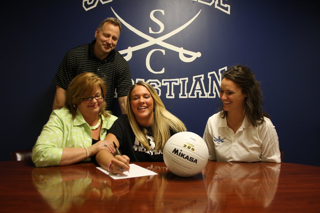 066-DH20110420-Signing.JPG
