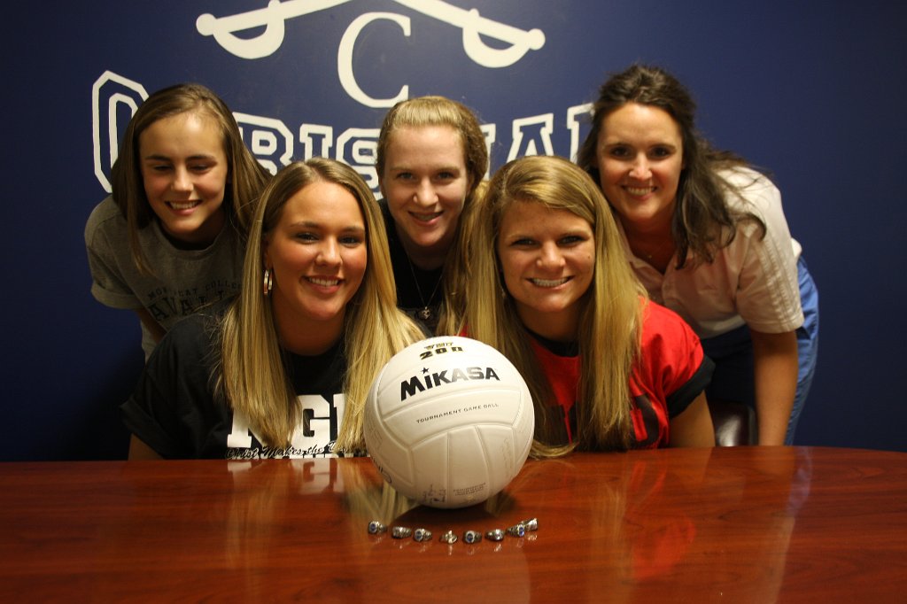 084-DH20110420-Signing.JPG