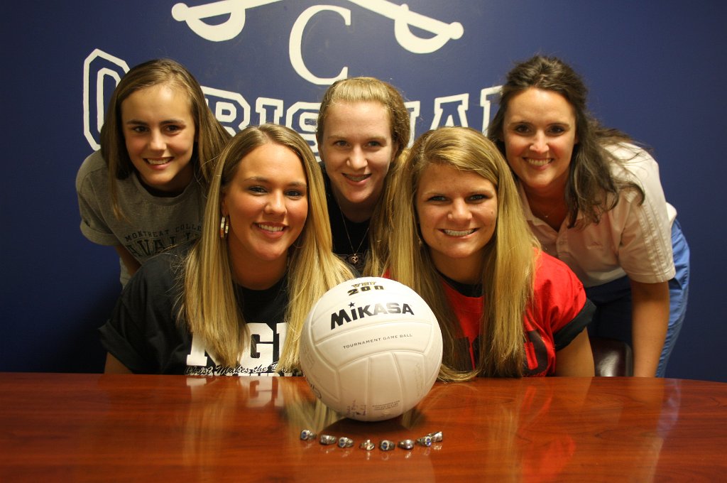 085-DH20110420-Signing.JPG