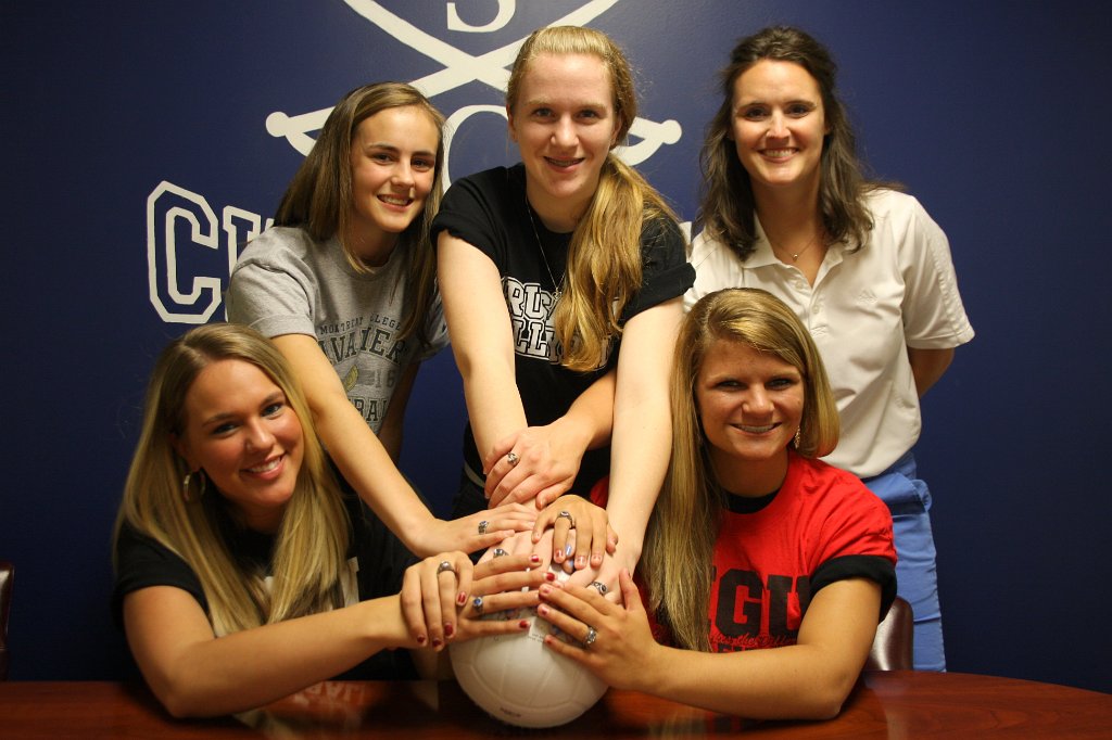 093-DH20110420-Signing.JPG