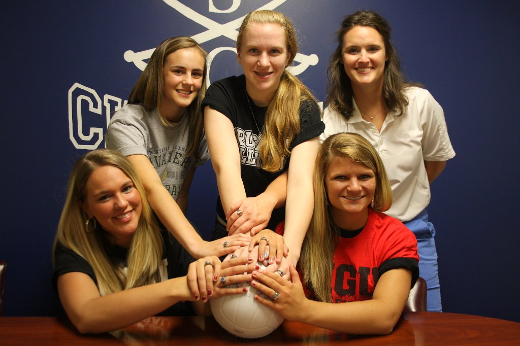 094-DH20110420-Signing.JPG