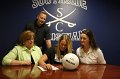 060-DH20110420-Signing