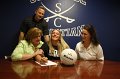064-DH20110420-Signing
